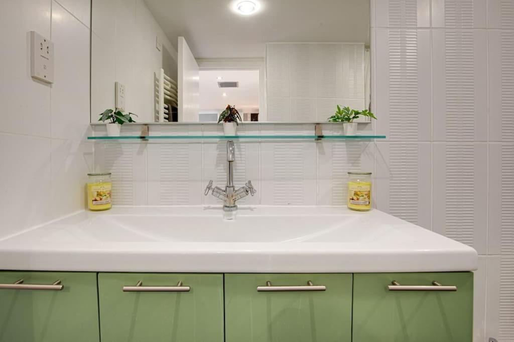 Luxstay Earls Court Apartment - Sleeps Up To 7 Лондон Екстериор снимка