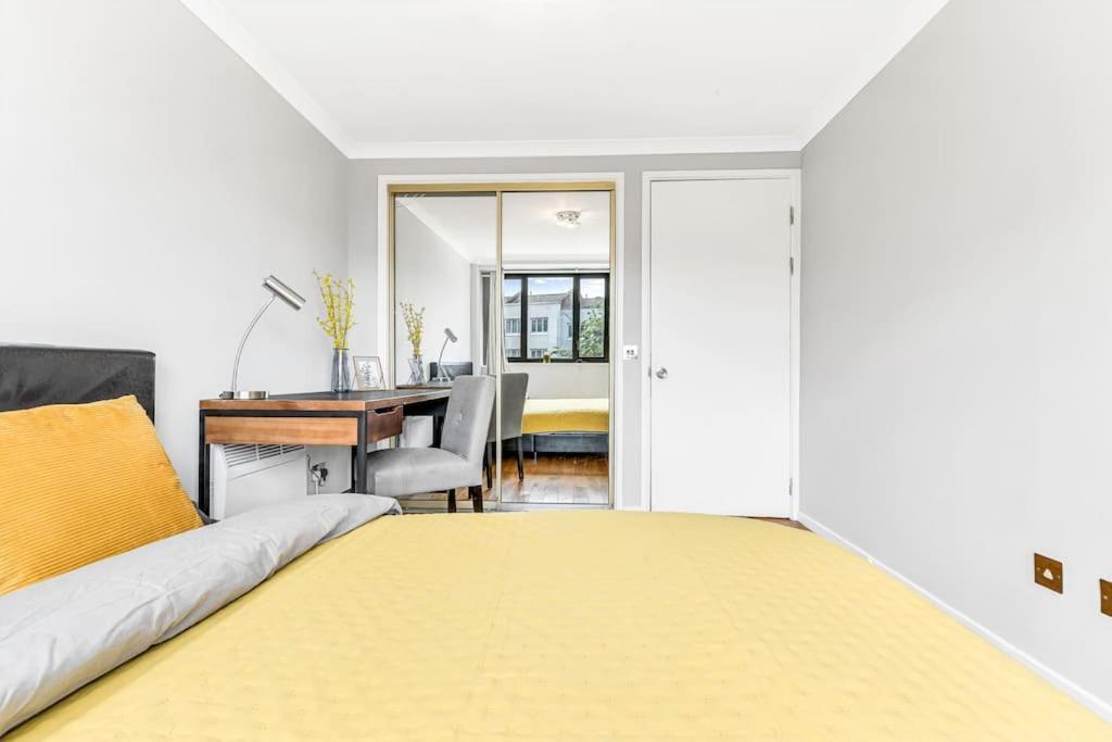 Luxstay Earls Court Apartment - Sleeps Up To 7 Лондон Екстериор снимка