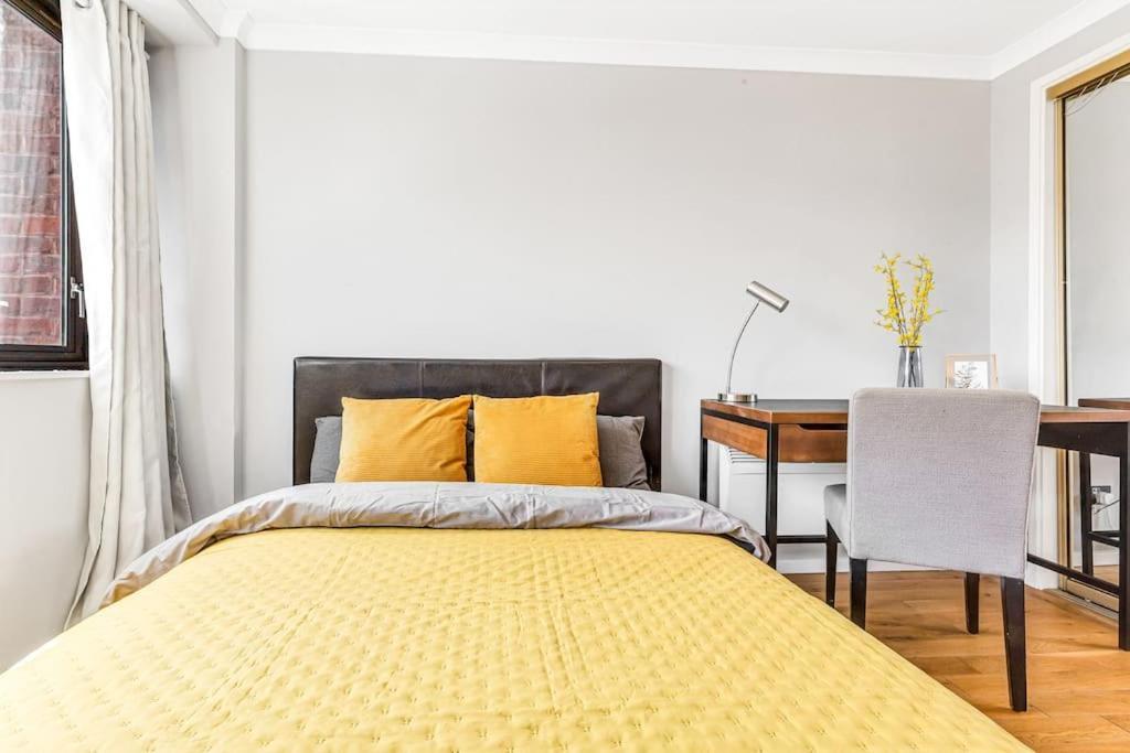 Luxstay Earls Court Apartment - Sleeps Up To 7 Лондон Екстериор снимка