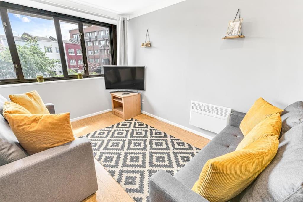 Luxstay Earls Court Apartment - Sleeps Up To 7 Лондон Екстериор снимка
